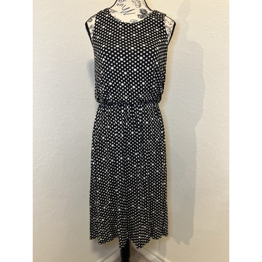 Ann Taylor Loft Black & White Dress Size Small Sleeveless Pleated Career Wear